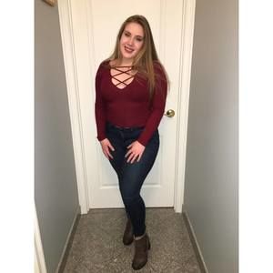 Meet your Posher, Claudia